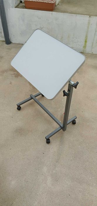 Rolling Side Table64286323833602120