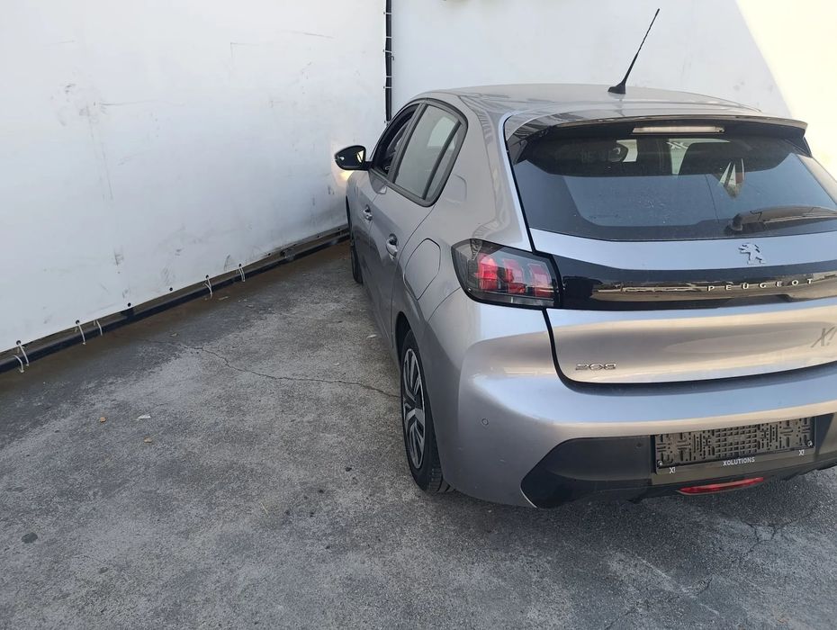 Para peças PEUGEOT 208 II