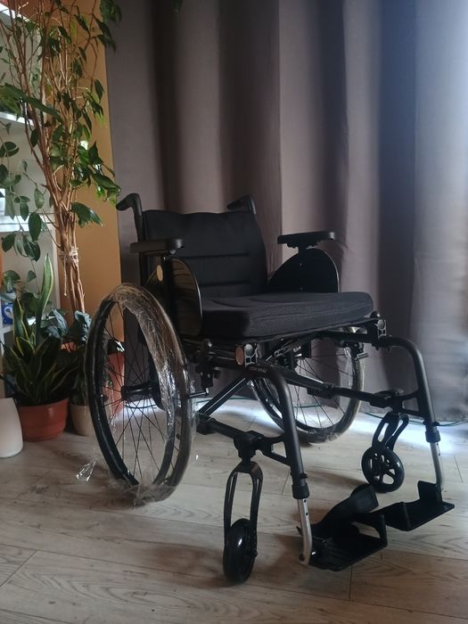 Wózek inwalidzki REHASENSE ICON 30FAF (45 cm) NOWY