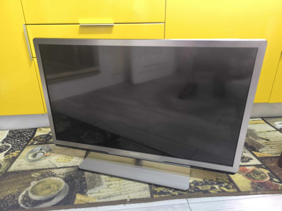 32-inch Philips LED TV with Image Flickering Issue64550422113538120