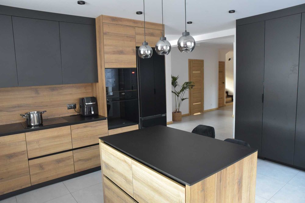 Dom w Stróży wraz z garażem