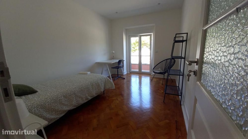 Quarto - localizado em Entrecampos Lisbon