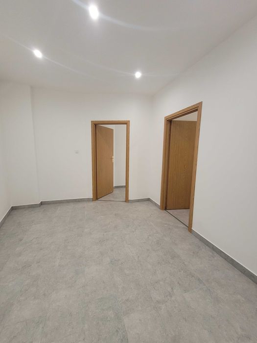 Lokal handlowo-usługowy z witryną 42,05 m2, K-ce Śródmieście