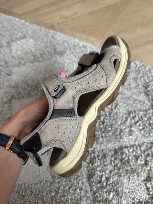 Sandaly ecco  roz 37