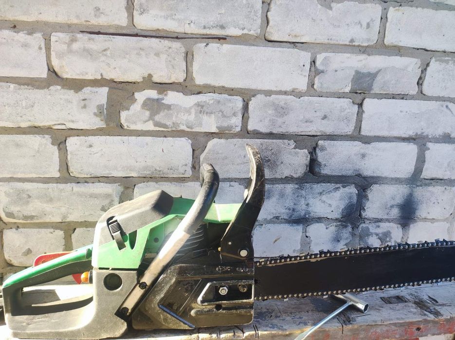 Бензопила продам