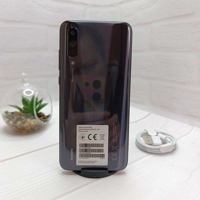 Продам телефон Xiaomi Mi 9 Lite 6/64Gb NFC в гарному стані