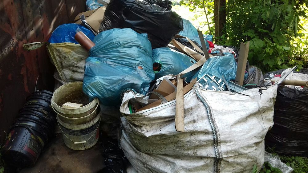 Wywóz śmieci odpadów styropian papa