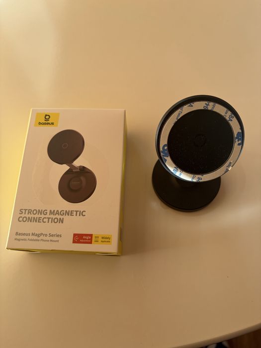 Uchwyt magnetyczny Baseus na telefon.