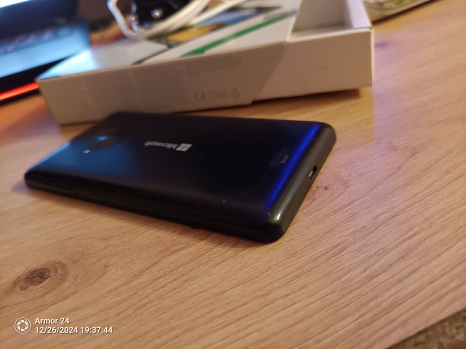 Microsoft Lumia 535 на windows 10 + флеш карта 8гб