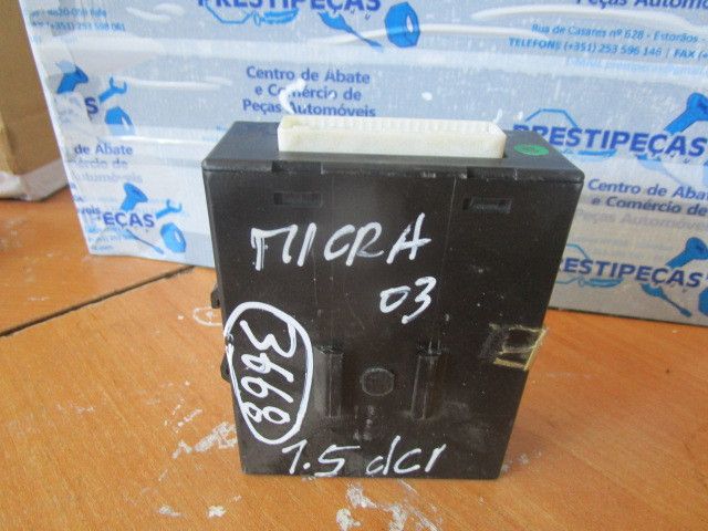Botão / interruptor electromecânico / relé NISSAN Micra III (K12)