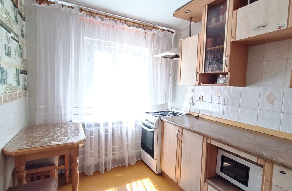 Продаж просторого будинку для двох сімей у Луцьку | 2 кухні | 2 входи | гараж