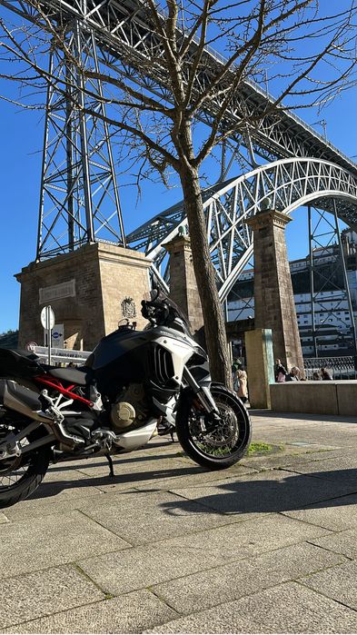 Ducati Multistrada V4S travel & radar