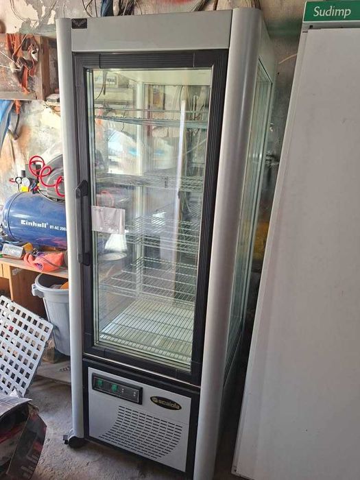 Vitrine vertical frio Scaiola
