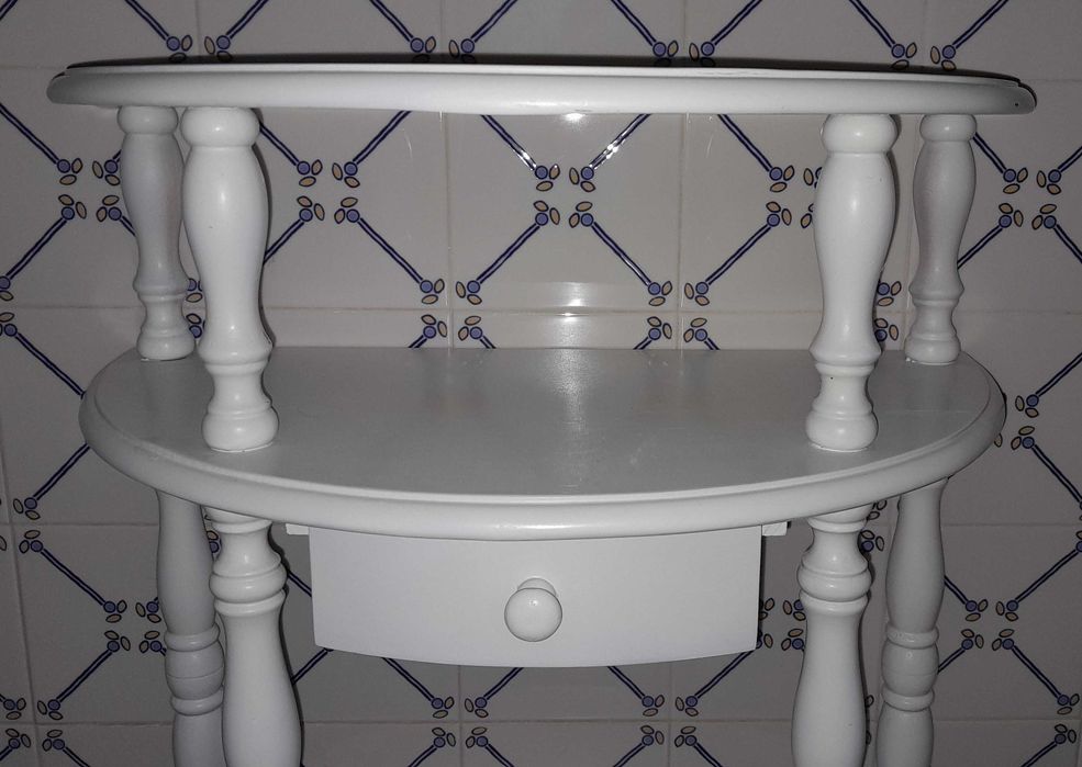 consola antiga em madeira