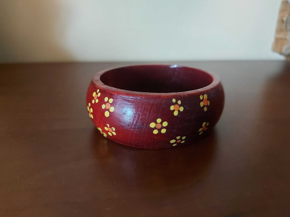 drewniana bransoleta czerwona kwiaty folk vintage biżuteria