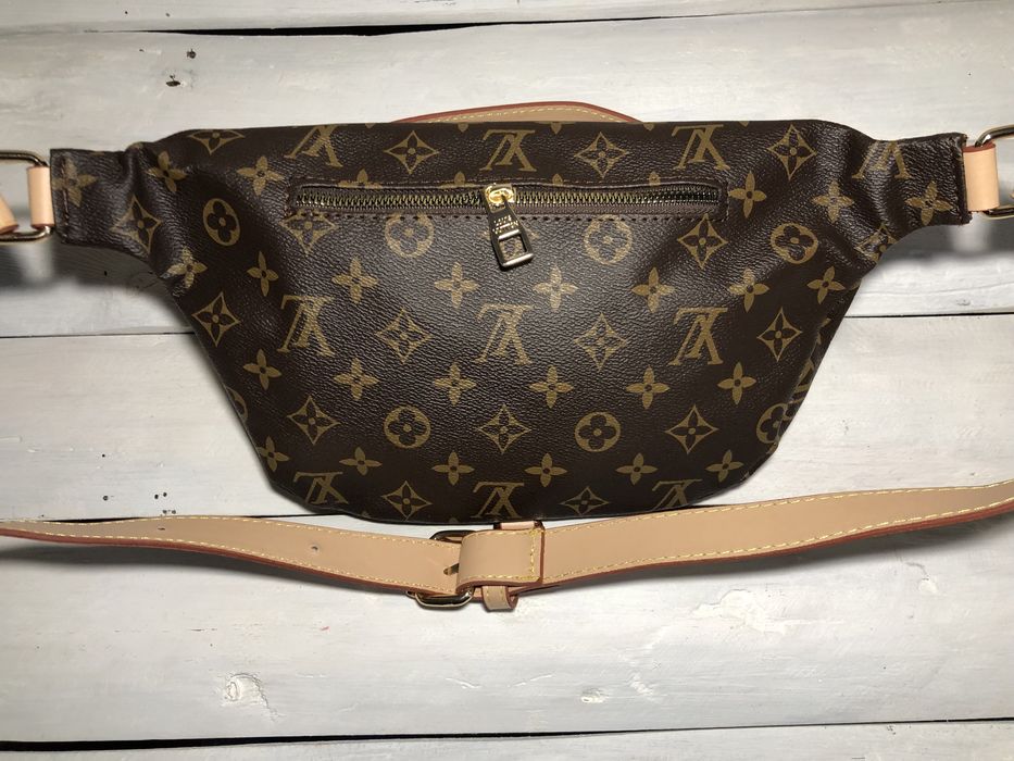 Сумка-бананка LV