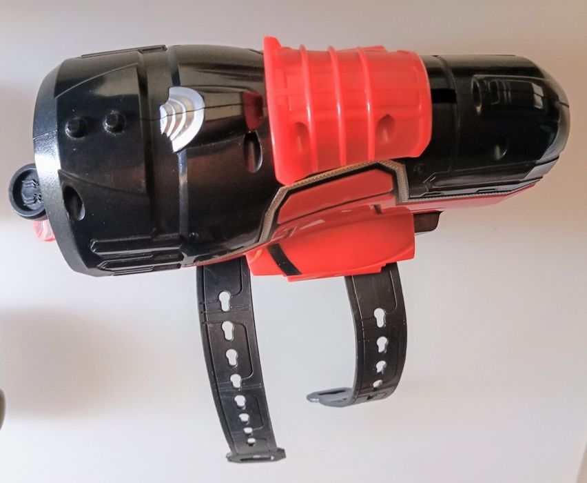 Spiderman Nerf deluxe Shooter.