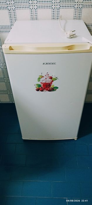 Frigobar Jocel , á trabalhar muito bem.