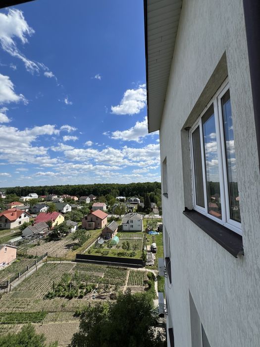 Трьохкімнатна  дворівнева квартира + кухня студіо все залишається