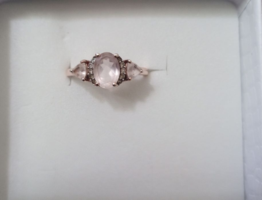 Anel de prata banhado a ouro rosa com quartzo rosa