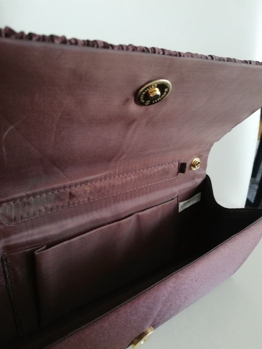 Clutch NOVA acetinada plissado tom chocolate