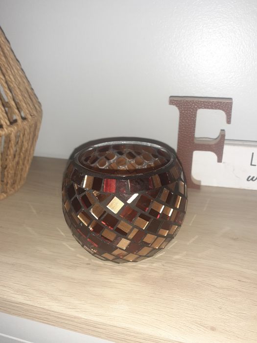 Porta velas castanho e dourado