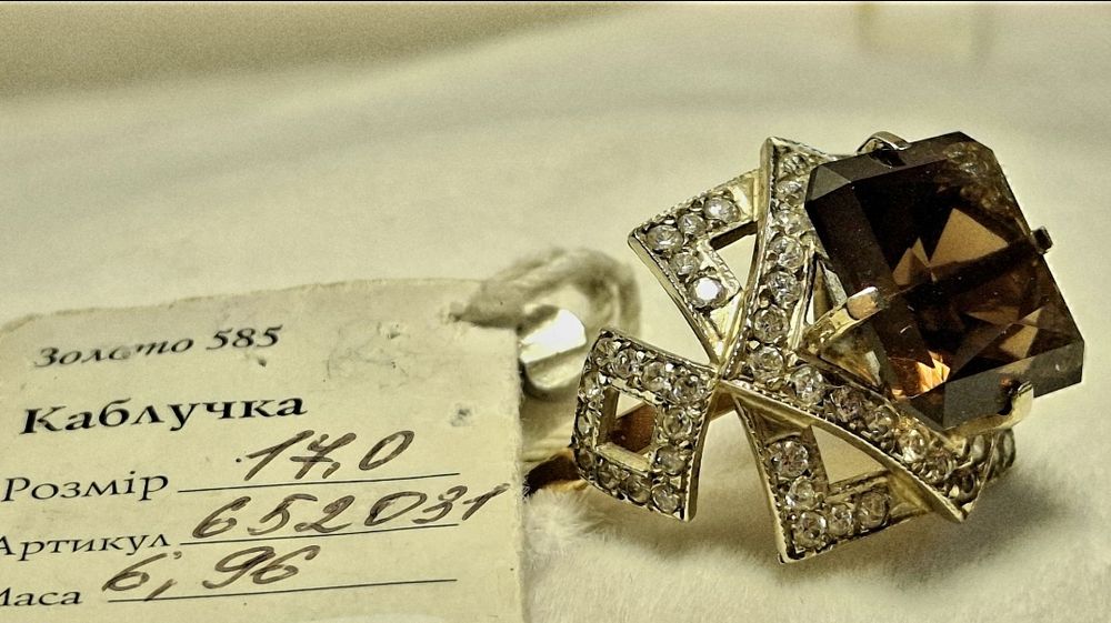 Кольцо  ,  каблучка