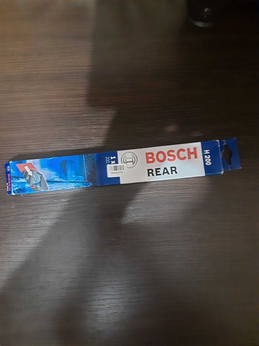 Задня щітка до авто bosh 200 mm