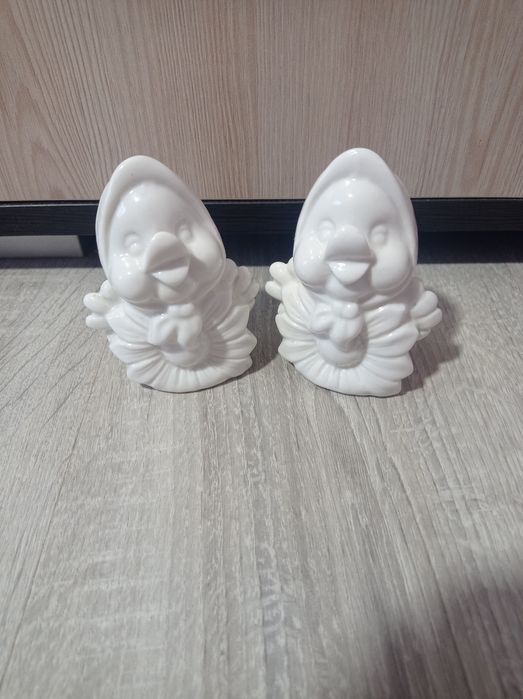 Вінтажні сільнички та приправи.