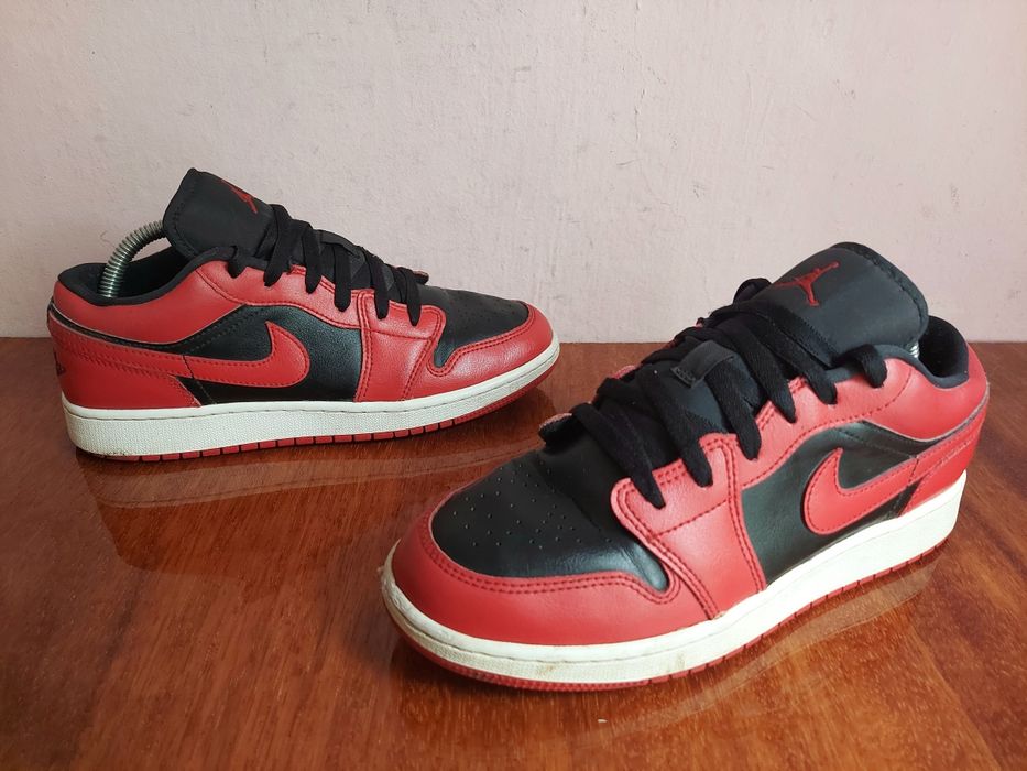 Кроссовки фірми air Jordan nike оригінал 

Розмір по бірці:
Us 7y  UK