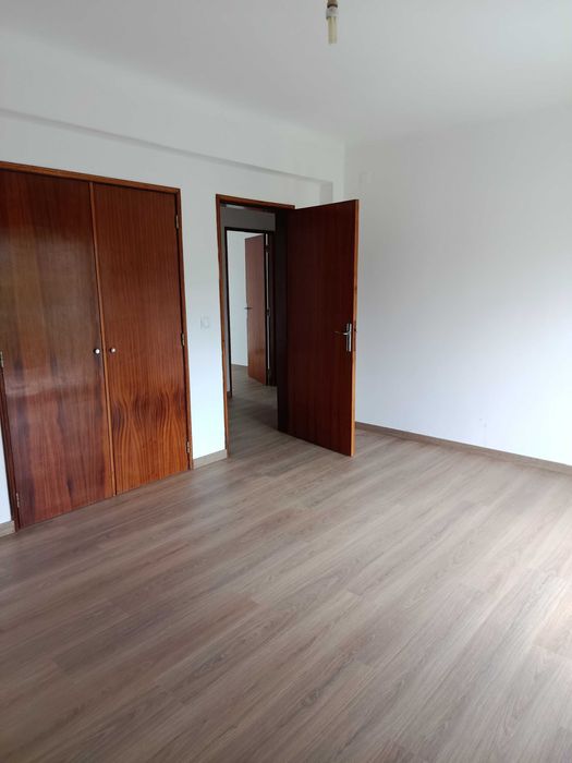 Arrenda-se apartamento