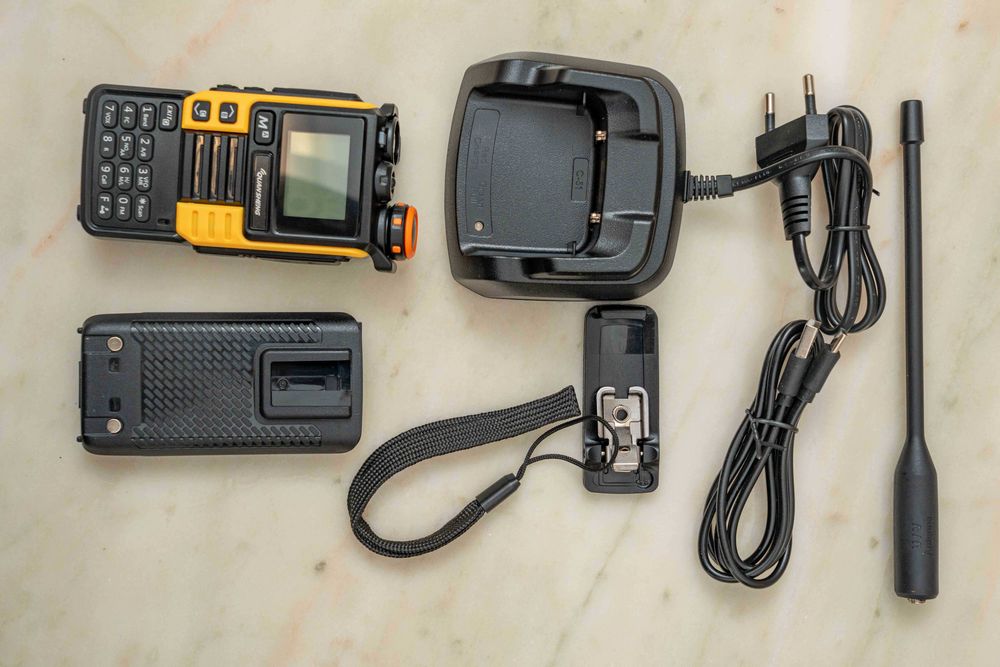 walkie talkie Quansheng UV-K5(8) novo na embalagem.