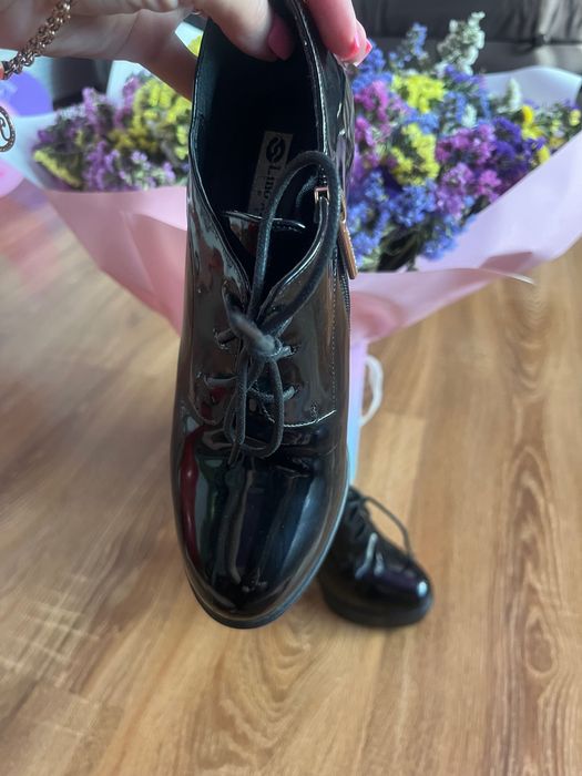 Продам туфлі в новому стані