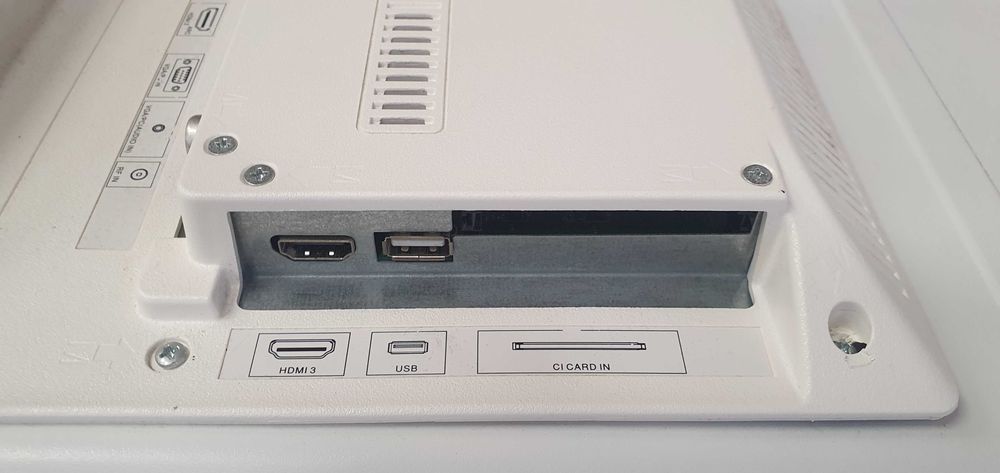 Sprzedam TV SHARP LC32CHE5100- uszkodzona matryca.