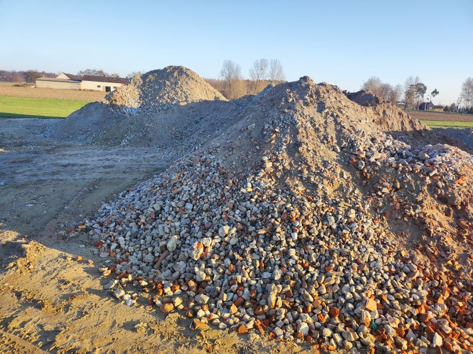 Szlaka,piach,kruszywo,żwir,stabilizacja,ziemia siana,ziemia,transport