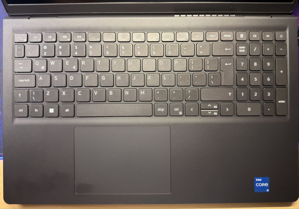 DELL Vostro 3520 i5 1135G7 2.4GHz, 16GB RAM 256GB NVMe