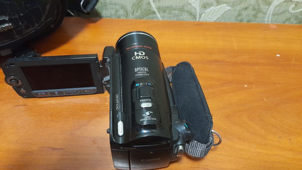 продам видеокамеру canon