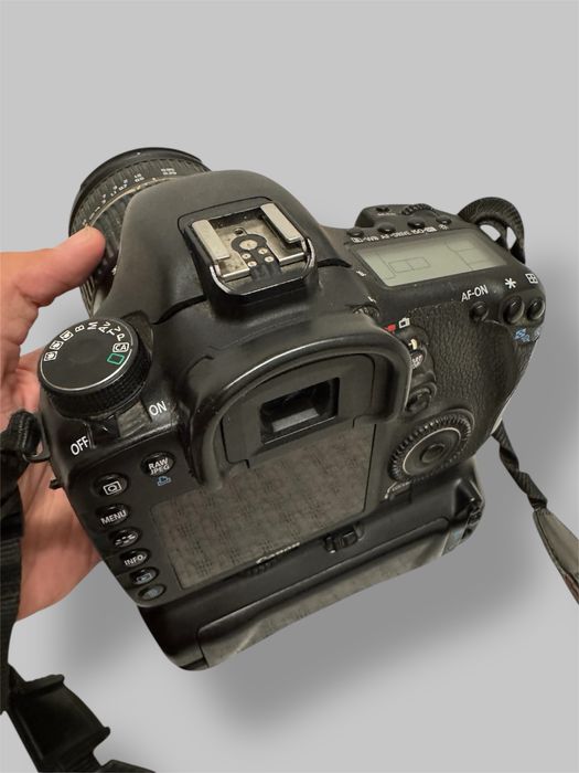 Canon EOS 7D + Tamron 17-50mm f2.8 XR Di II VC + Grip