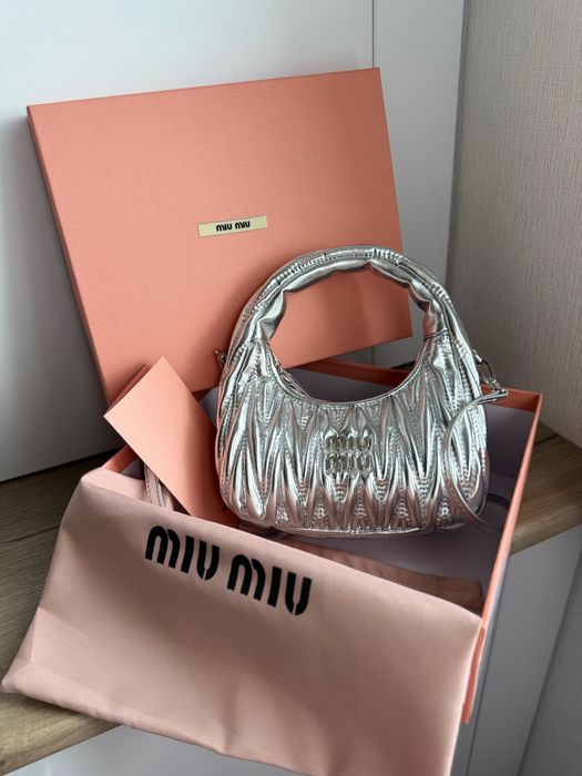 Сумка Miu Miu Wander Matelasse Mini Hobo Silver