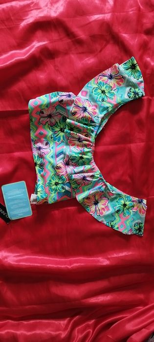 Top w kwiaty, góra od stroju kąpielowego