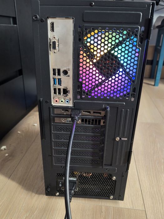 Komputer stacjonarny i5 10th RX 580 4gb 32gb ram