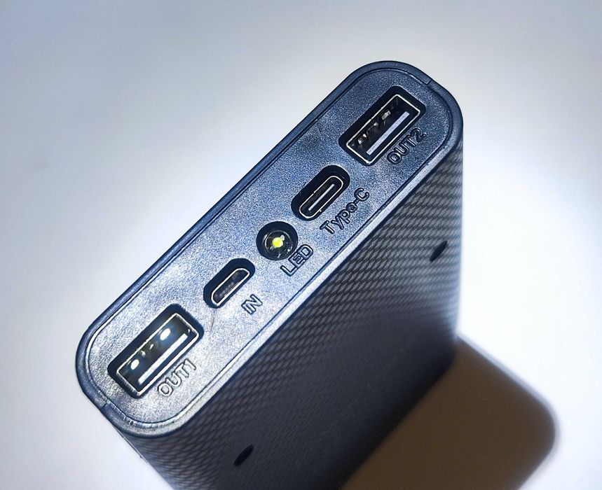 Корпус 15W зарядка повербанка Power bank на 4 18650