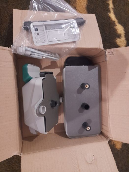 Замок для дверей холодильної камери