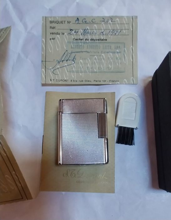 Isqueiro antigo Dupont modelo pequeno