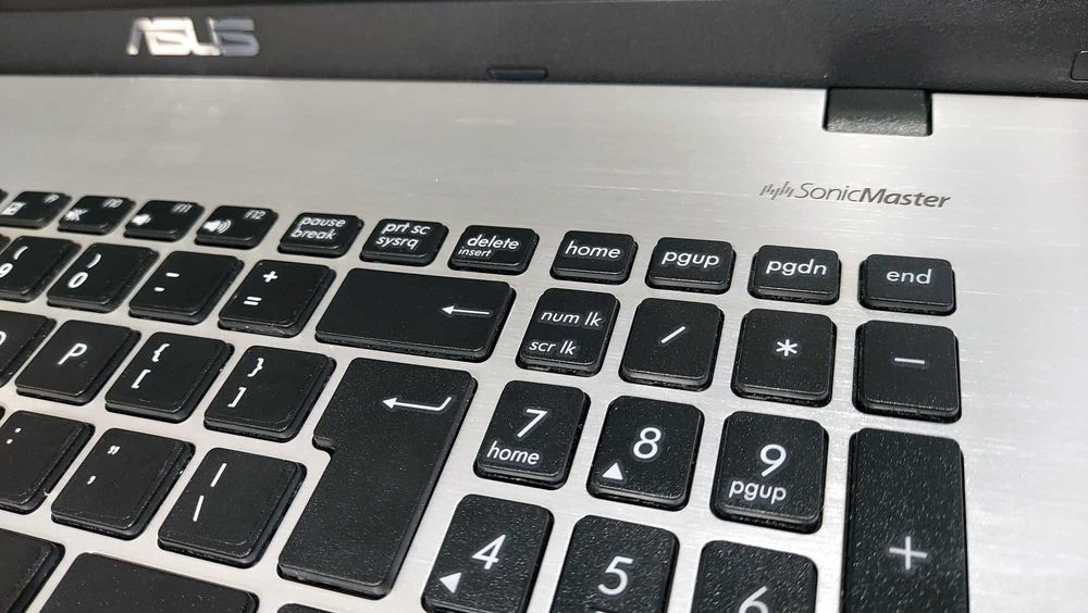 ASUS Gaming 17cali IPS i7 GTX 12GB 650GB CS WoT GTA5