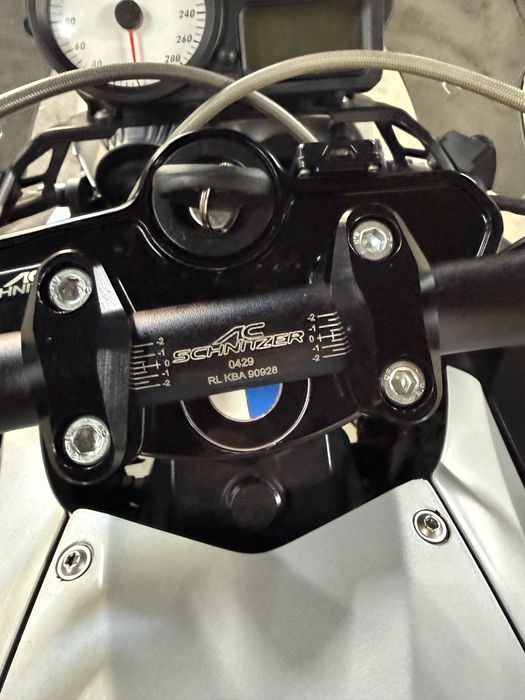Мотоцикл BMW k1200R ABS кофры, кардан, маятник