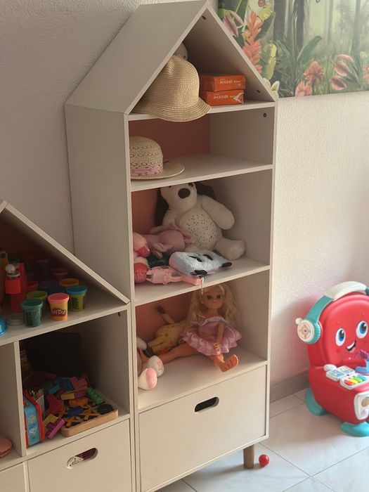 Estante para quarto de criança