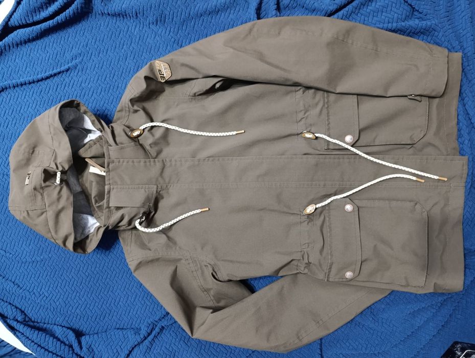 Жіноча куртка icepeak М(38р)