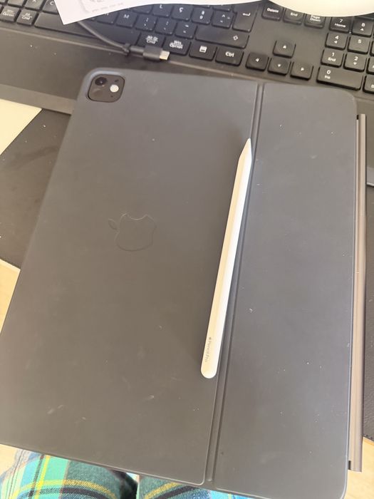 Apple iPad Pro 13.0'' - M5 - 256GB - WiFi + Keyboard + Pencil