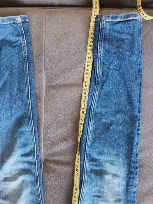 Spodnie jeansy GUESS r. 28 b. dobry stan